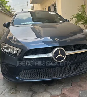 Mercedes-Benz 220 2021 Blue