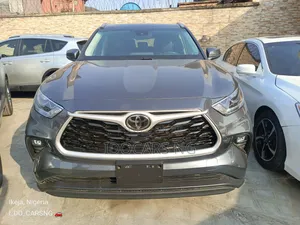Toyota Highlander XLE 2021 Gray
