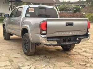 Toyota Tacoma SR 2021 Silver
