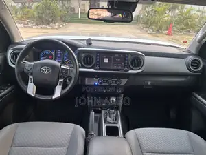 Toyota Tacoma SR 2021 Silver