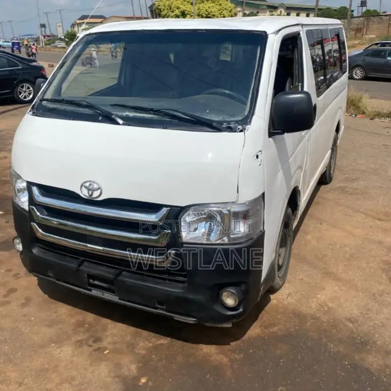 Toyota HiAce 2012 White