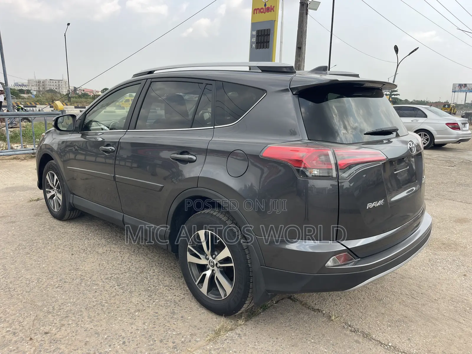 Toyota RAV4 2017 Gray