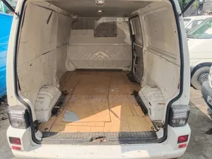 Volkswagen Transporter 2005 White