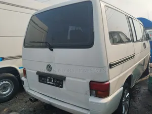 Volkswagen Transporter 2004 White