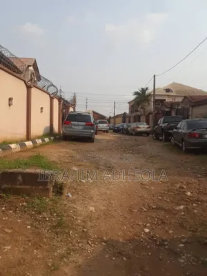 Land in a Gated Close Measuring 800sqm