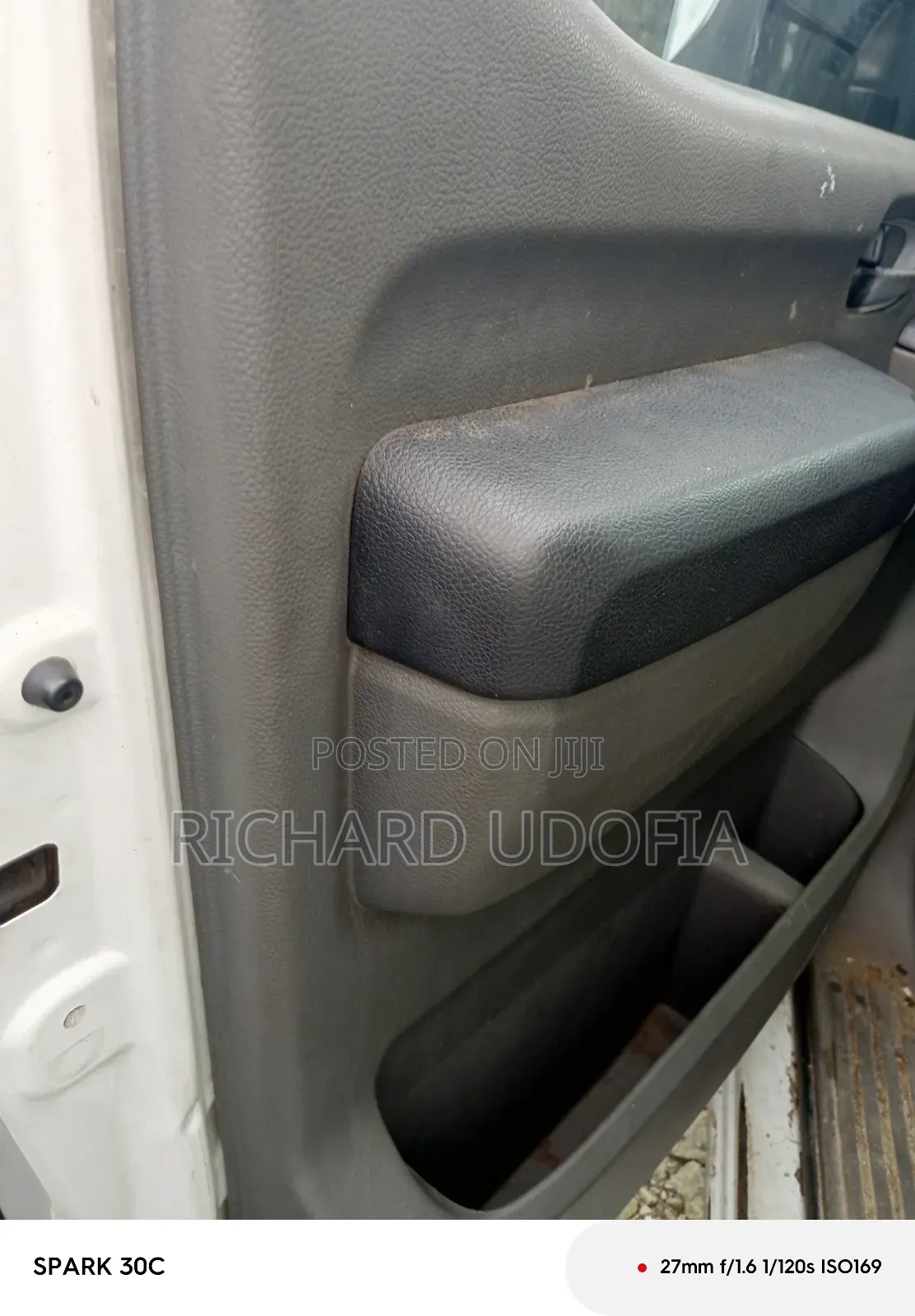 Nissan Caravan (Urvan) 2016 White