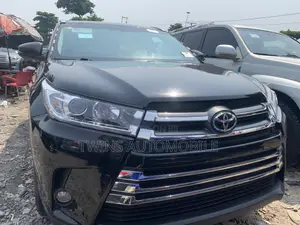 Toyota Highlander XLE V6 4x4 (3.5L 6cyl 6A) 2016 Black