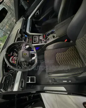 Lamborghini Urus 2022 Black