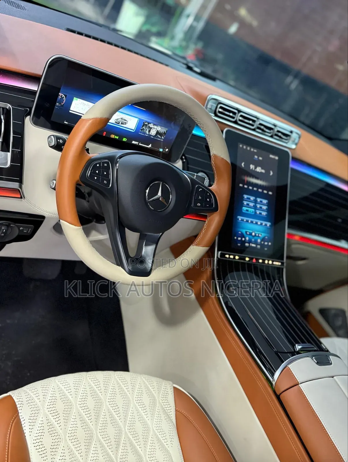 Mercedes-Benz V-Class 2024 Gold