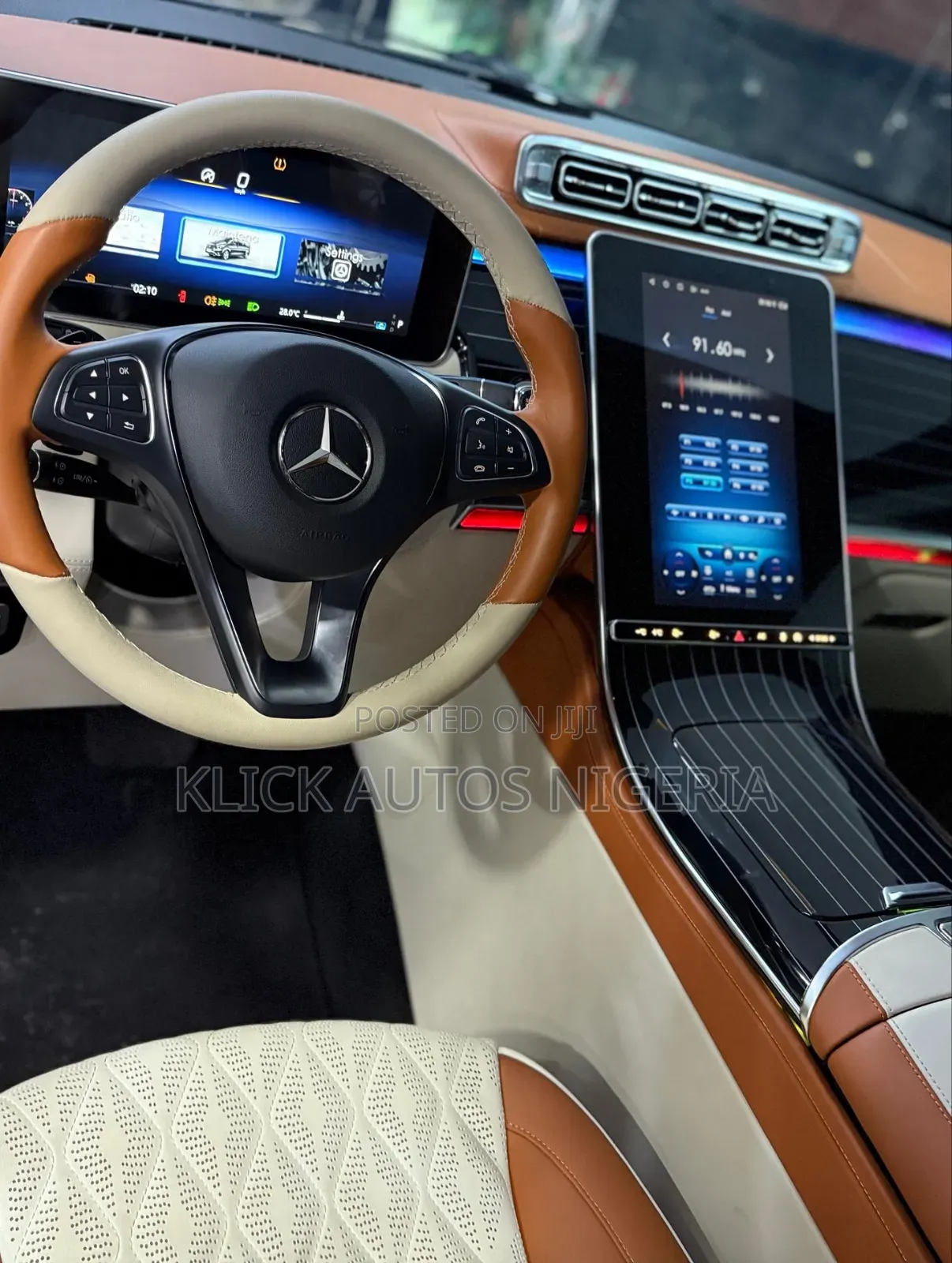 Mercedes-Benz V-Class 2024 Gold