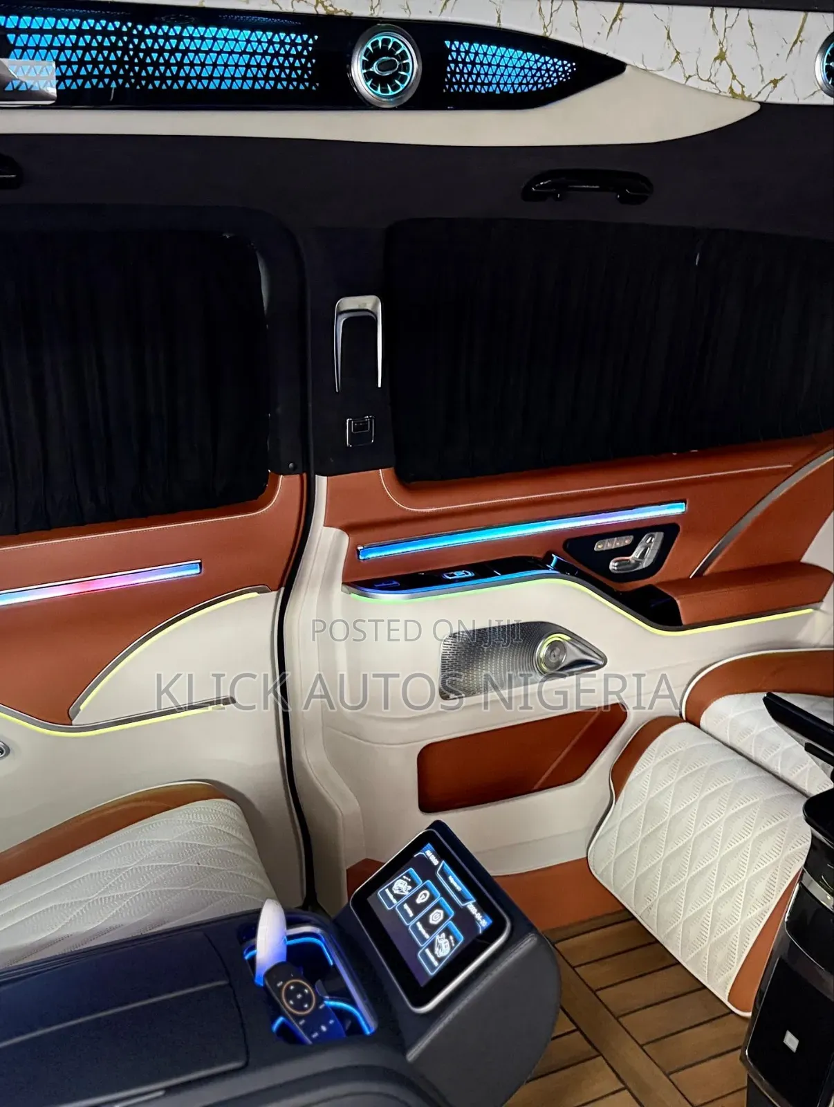 Mercedes-Benz V-Class 2024 Gold