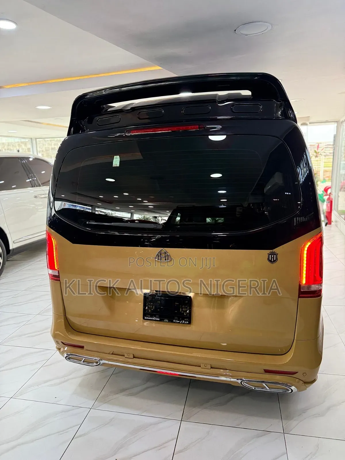 Mercedes-Benz V-Class 2024 Gold