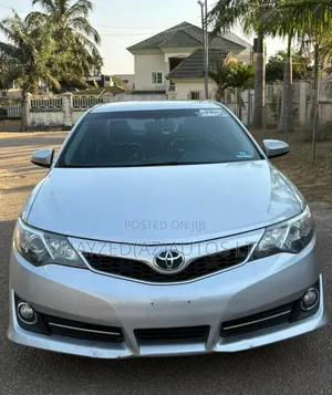 Toyota Camry 2014 Silver