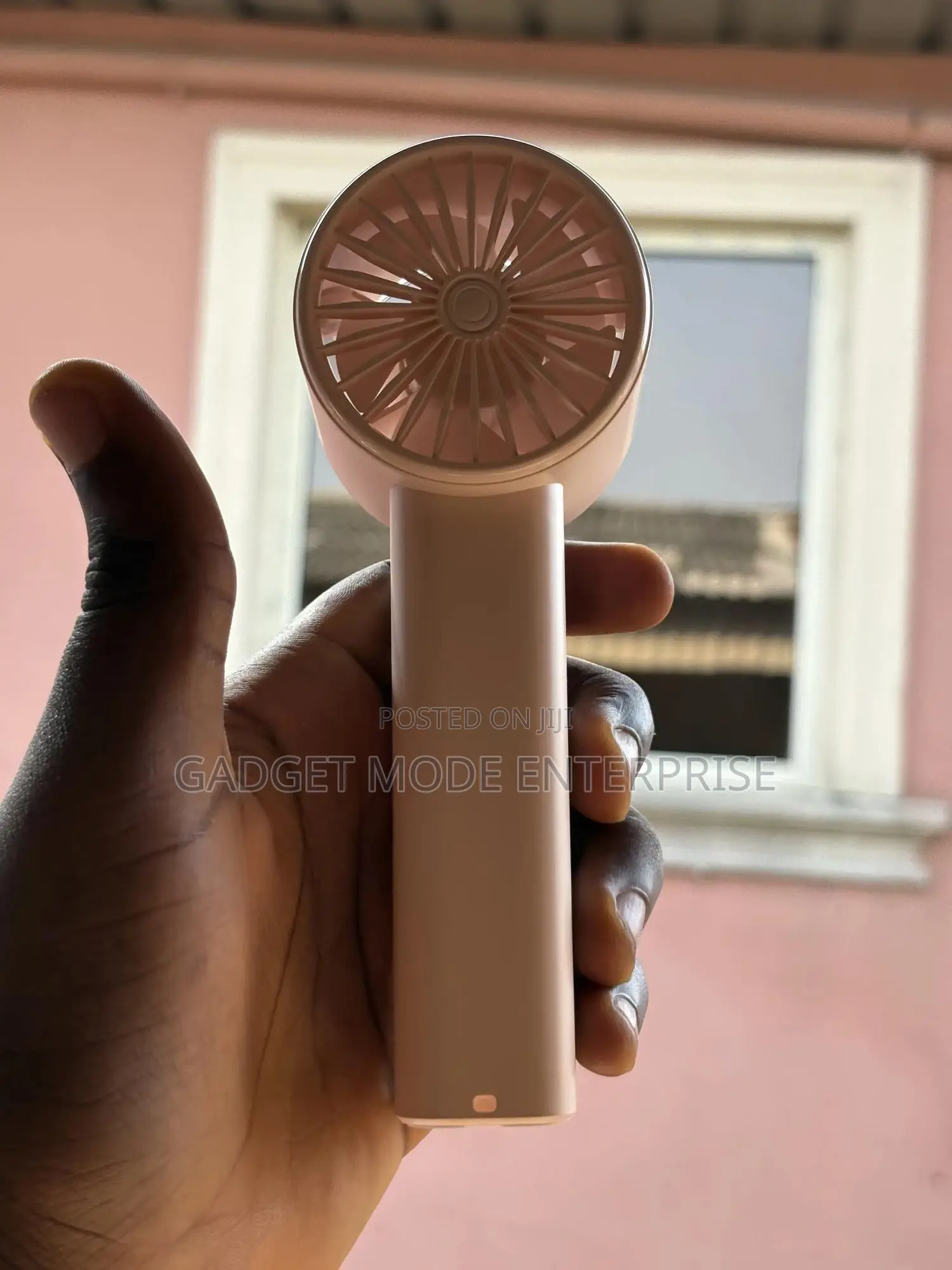 Oumituo Handheld Electric Rechargeable Fan