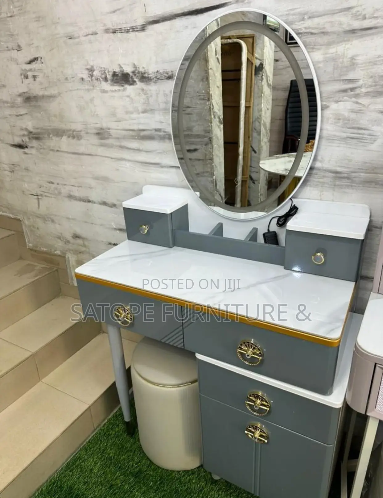 High Quality Dressing Console and Mirror