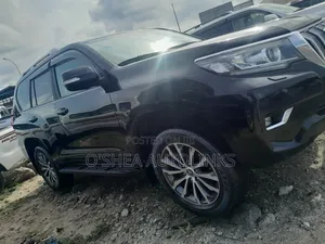 Toyota Land Cruiser Prado 2.7 2023 Black