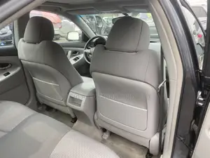 Toyota Camry SE 4dr Sedan (2.5L 4cyl 6A) 2011 Gray