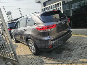 Toyota Highlander Limited V6 4x2 (3.5L 6cyl 6A) 2016 Gray