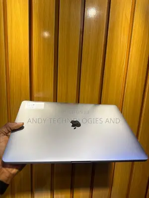 Laptop Apple MacBook 2018 16GB Intel Core I7 HDD+SSD 1T