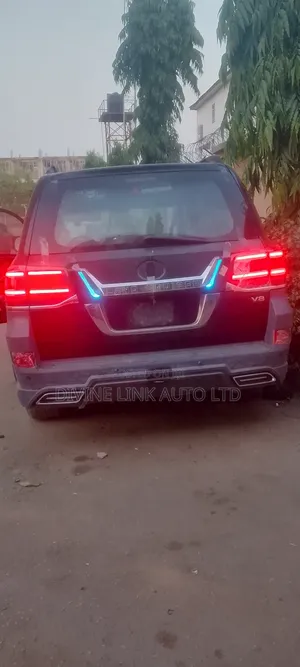 Land Cruiser 2010 Upgraded to 2018 Model