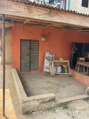 Shop to Let