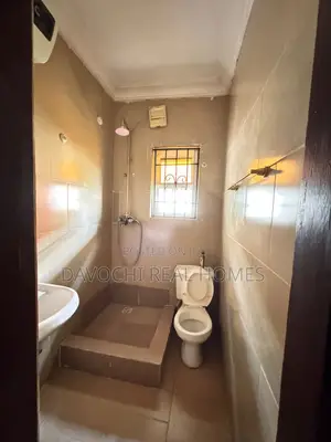 2bdrm Bungalow in Orchid Road, Lekki Phase 2 for rent