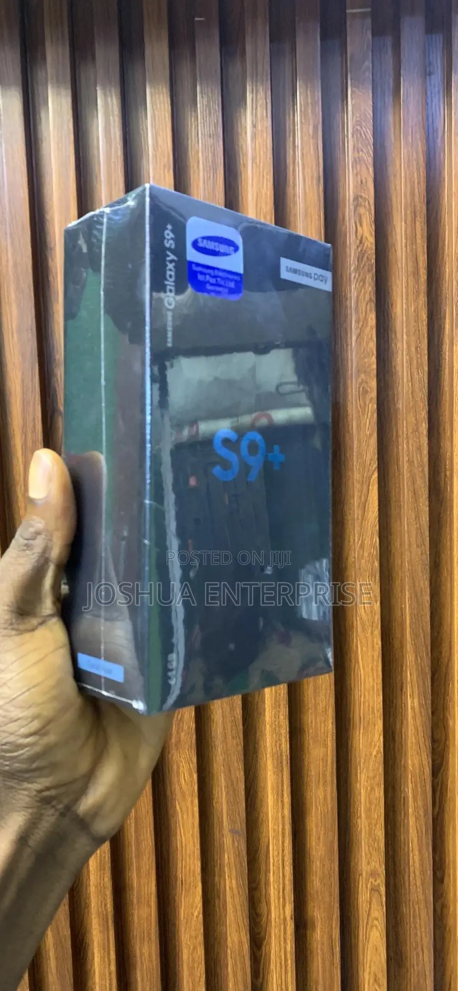 New Samsung Galaxy S9 Plus 64 GB Gold