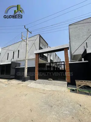 3bdrm Duplex in Ikota for sale
