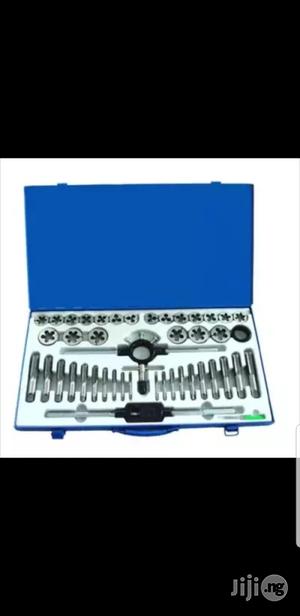 40 Pieces Metric Tap Die Set