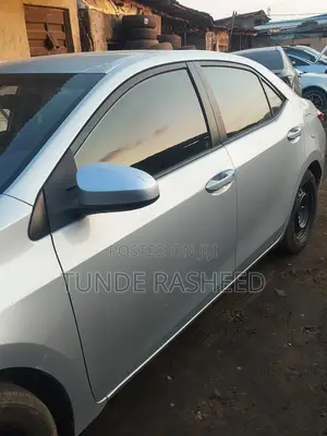 Toyota Corolla LE 4dr Sedan (1.8L 4cyl CVT) 2017 Silver