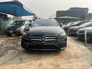 Mercedes-Benz E300 4Matic AWD Sedan (2.0L 4cyl 9A) 2017 Black