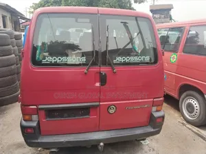 Volkswagen Transporter 2005 Red