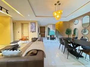 3 Bedroom Maisonette With 2 Sitting Rooms