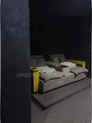 Luxury 3 Bedroom Maisonette With Private Cinema