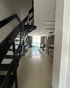 Spacious and Stunning 3 Bedroom Loft With Ps5