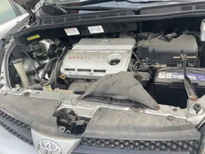 Toyota Sienna 2005 Silver