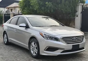 Hyundai Sonata Limited Sedan FWD (2.4L 4cyl 6A) 2016 Silver