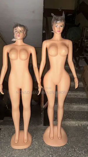 Size 10 And 12 Female Adanma Plastic Mannequin