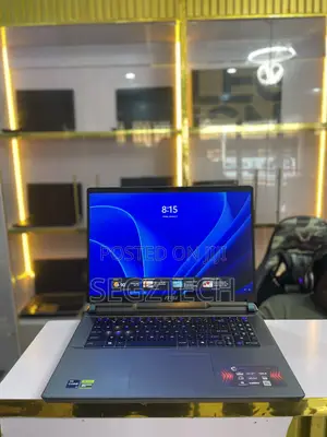 Laptop MSI Vector 17 HX AI A2XWJG 32GB Intel Core I9 SSD 1T