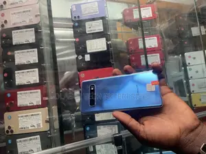Samsung Galaxy S10 128 GB Blue