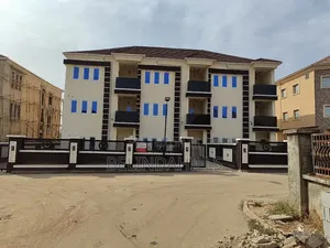 5bdrm Townhouse / Terrace in Idu for rent