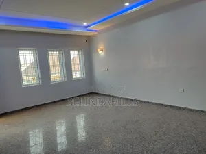 5bdrm Townhouse / Terrace in Idu for rent