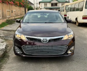 Toyota Avalon XLE Premium 4dr Sedan (3.5L 6cyl 6A) 2014 Burgundy