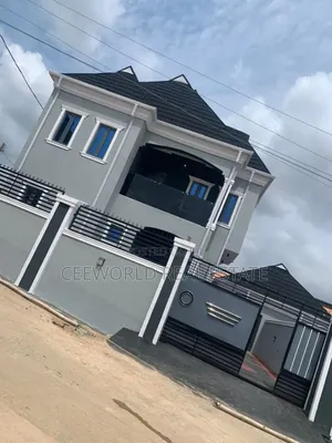4bdrm Duplex in Main Akala Express, for sale