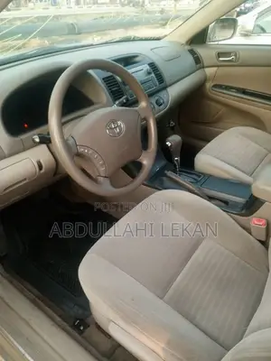 Toyota Camry LE 4dr Sedan (2.4L 4cyl 4A) 2004 Gold