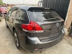 Toyota Venza V6 AWD 2010 Gray