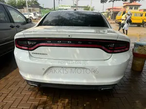 Dodge Charger 2017 White