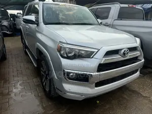 Toyota 4-Runner 2016 Silver