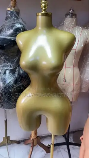 Brand New Foreign Gold BBL Mannequin