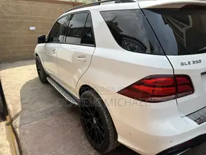 Mercedes-Benz GLE-Class GLE 350d 4MATIC 2018 White